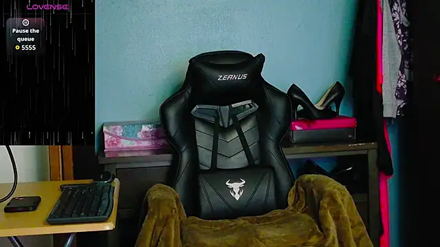 TreeJeanne online show from October 7, 2025, 12:08 am