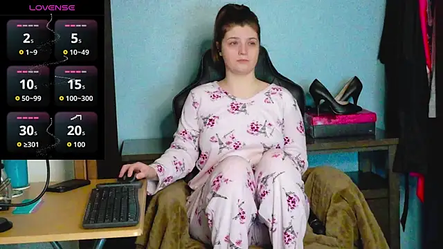Snapshot of TreeJeanne chatting on December 1, 2025, 2:38 am TreeJeanne online show from December 1, 2025, 2:38 am