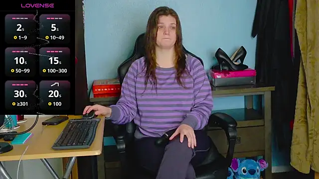 Snapshot of TreeJeanne chatting on December 15, 2025, 4:22 pm TreeJeanne online show from December 15, 2025, 4:22 pm