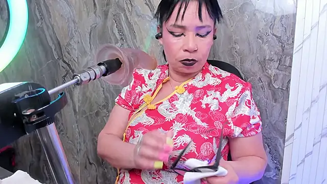 Snapshot of annie_wigg chatting on March 21, 2026, 3:55 am annie wigg online show from March 21, 2026, 3:55 am