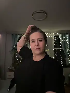 sylviahhh online show from March 29, 2026, 5:40 am