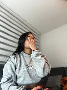 Miiss scarlett1 online show from January 3, 2025, 11:33 pm