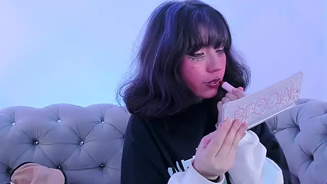 Snapshot of Purplee_Baby chatting on December 29, 2024, 2:06 am Purplee Baby online show from December 29, 2024, 2:06 am