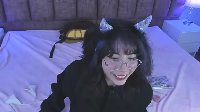 Snapshot of Purplee_Baby chatting on December 31, 2024, 1:57 am Purplee Baby online show from December 31, 2024, 1:57 am