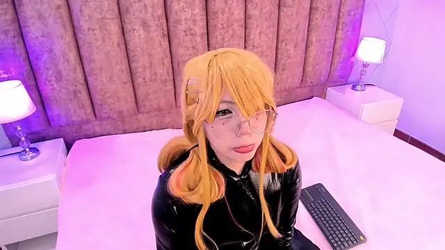 Snapshot of Purplee_Baby chatting on February 7, 2025, 8:42 pm Purplee Baby online show from February 7, 2025, 8:42 pm