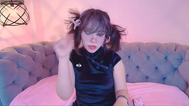 Snapshot of Purplee_Baby chatting on February 19, 2025, 2:12 am Purplee Baby online show from February 19, 2025, 2:12 am