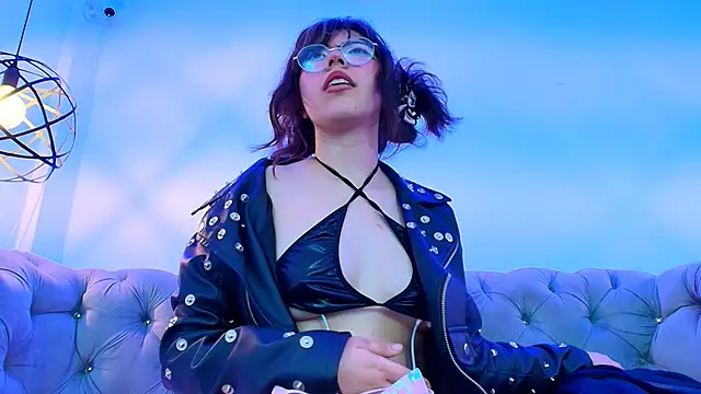 Snapshot of Purplee_Baby chatting on February 23, 2025, 2:40 am Purplee Baby online show from February 23, 2025, 2:40 am