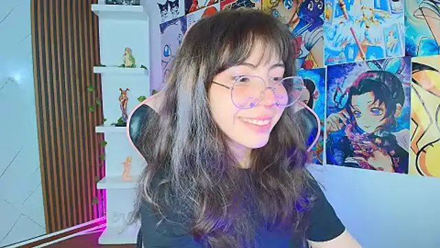 Snapshot of Purplee_Baby chatting on October 1, 2025, 1:44 am Purplee Baby online show from October 1, 2025, 1:44 am