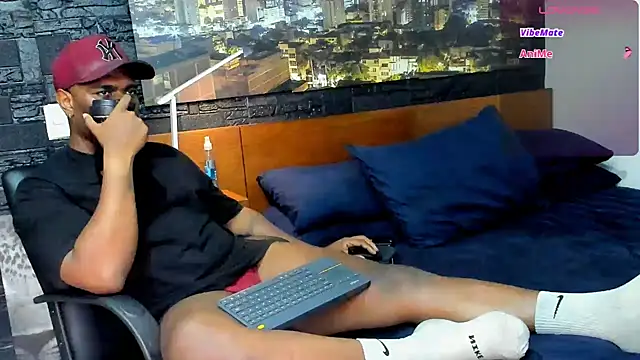 thomas santtos1 online show from February 17, 2025, 9:52 pm