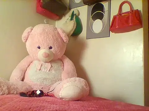 Queeen model online show from October 10, 2025, 5:12 pm