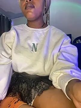 Snapshot of Cherrytowild chatting on October 8, 2025, 7:28 am Cherrytowild online show from October 8, 2025, 7:28 am