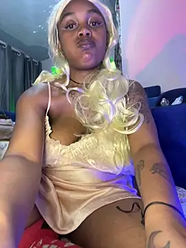 Snapshot of Cherrytowild chatting on October 19, 2025, 5:46 pm Cherrytowild online show from October 19, 2025, 5:46 pm