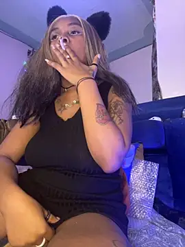 Snapshot of Cherrytowild chatting on October 23, 2025, 6:34 am Cherrytowild online show from October 23, 2025, 6:34 am