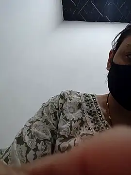 Snapshot of Aaradhya chatting on June 7, 2026, 1:10 am Aaradhya online show from June 7, 2026, 1:10 am