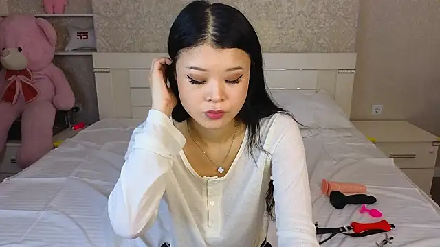 Tina Kim  online show from March 17, 2026, 10:18 am