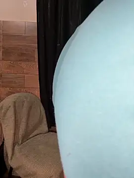 izumikarol online show from December 5, 2025, 5:42 pm