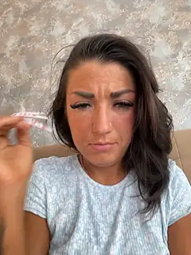 Snapshot of RuslanaXX chatting on February 19, 2025, 3:39 am RuslanaXX online show from February 19, 2025, 3:39 am