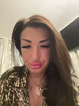 Snapshot of RuslanaXX chatting on October 3, 2025, 4:48 pm RuslanaXX online show from October 3, 2025, 4:48 pm