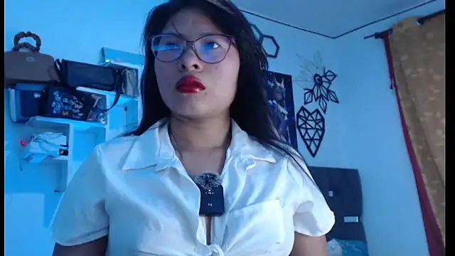 Snapshot of Alizon95 chatting on March 26, 2026, 9:09 pm Alizon95 online show from March 26, 2026, 9:09 pm