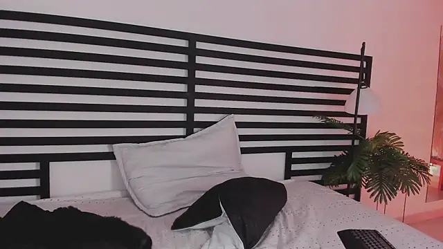 Snapshot of stefanny_ruiz_ chatting on December 17, 2024, 6:42 pm stefanny ruiz online show from December 17, 2024, 6:42 pm