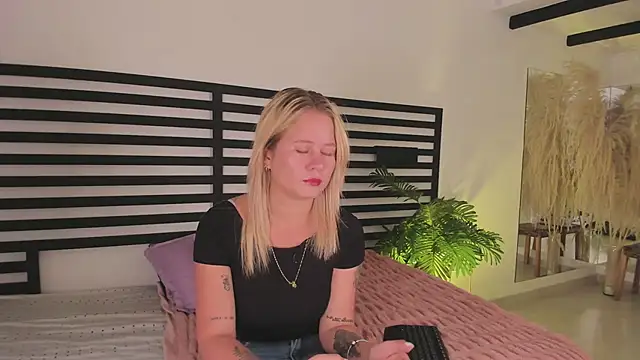 Snapshot of stefanny_ruiz_ chatting on January 9, 2025, 12:41 pm stefanny ruiz online show from January 9, 2025, 12:41 pm