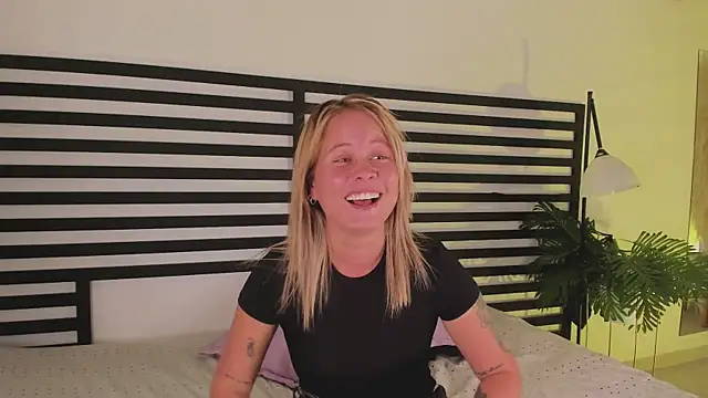 Snapshot of stefanny_ruiz_ chatting on January 16, 2025, 3:46 pm stefanny ruiz online show from January 16, 2025, 3:46 pm