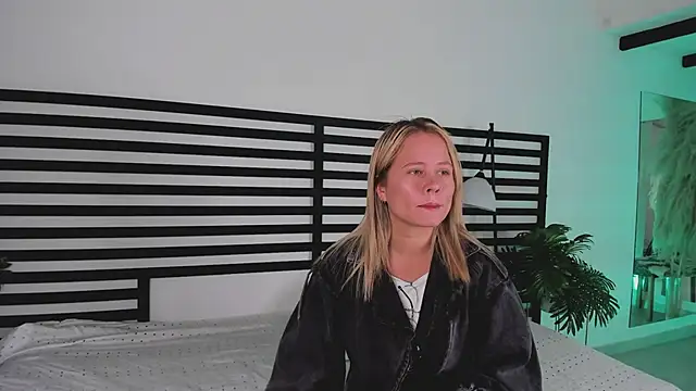 Snapshot of stefanny_ruiz_ chatting on January 21, 2025, 12:29 pm stefanny ruiz online show from January 21, 2025, 12:29 pm