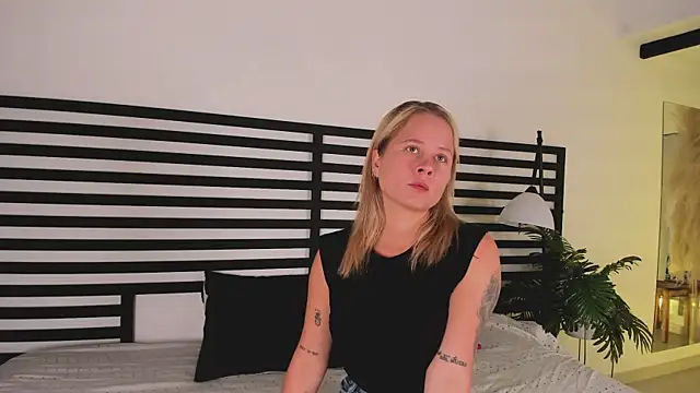 Snapshot of stefanny_ruiz_ chatting on January 23, 2025, 12:19 pm stefanny ruiz online show from January 23, 2025, 12:19 pm