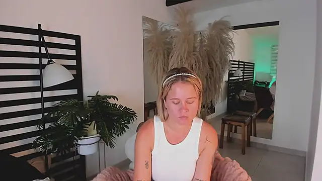 Snapshot of stefanny_ruiz_ chatting on February 14, 2025, 3:58 pm stefanny ruiz online show from February 14, 2025, 3:58 pm