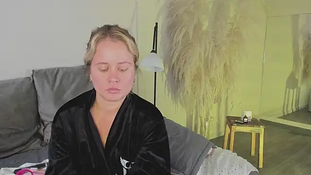 Snapshot of stefanny_ruiz_ chatting on February 24, 2025, 3:53 pm stefanny ruiz online show from February 24, 2025, 3:53 pm