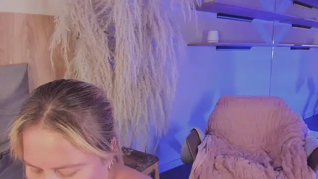 Snapshot of stefanny_ruiz_ chatting on February 27, 2025, 6:20 pm stefanny ruiz online show from February 27, 2025, 6:20 pm