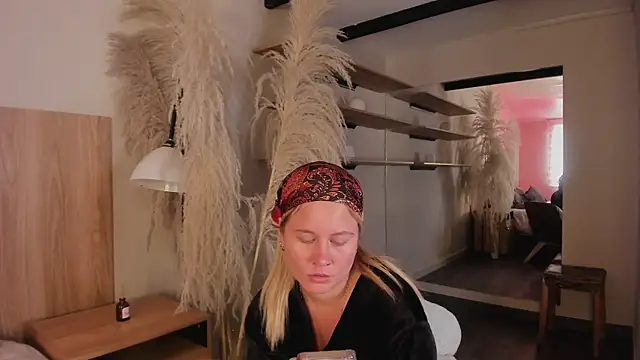 Snapshot of stefanny_ruiz_ chatting on March 1, 2025, 4:33 pm stefanny ruiz online show from March 1, 2025, 4:33 pm