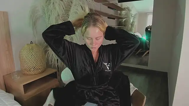 Snapshot of stefanny_ruiz_ chatting on March 8, 2025, 3:45 pm stefanny ruiz online show from March 8, 2025, 3:45 pm