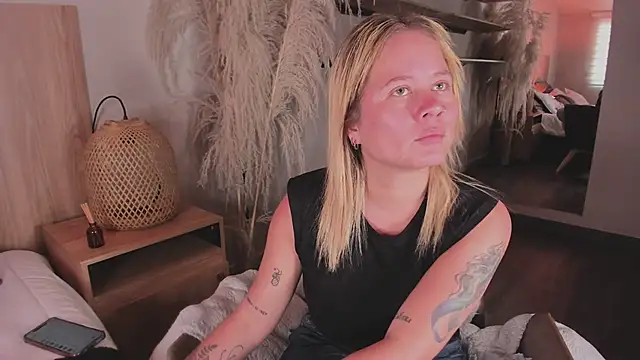 Snapshot of stefanny_ruiz_ chatting on March 10, 2025, 4:03 pm stefanny ruiz online show from March 10, 2025, 4:03 pm