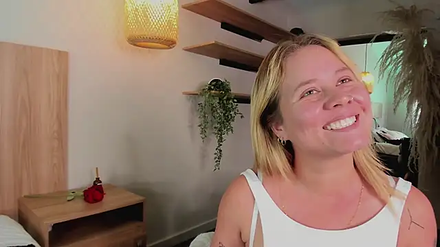 Snapshot of stefanny_ruiz_ chatting on March 19, 2025, 3:40 pm stefanny ruiz online show from March 19, 2025, 3:40 pm