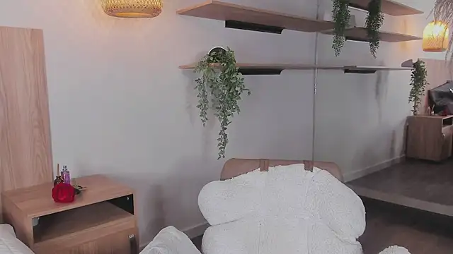 Snapshot of stefanny_ruiz_ chatting on March 22, 2025, 12:14 pm stefanny ruiz online show from March 22, 2025, 12:14 pm