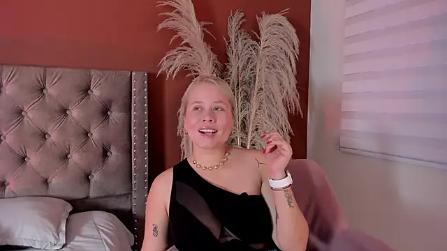 Snapshot of stefanny_ruiz_ chatting on January 9, 2026, 12:41 pm stefanny ruiz online show from January 9, 2026, 12:41 pm