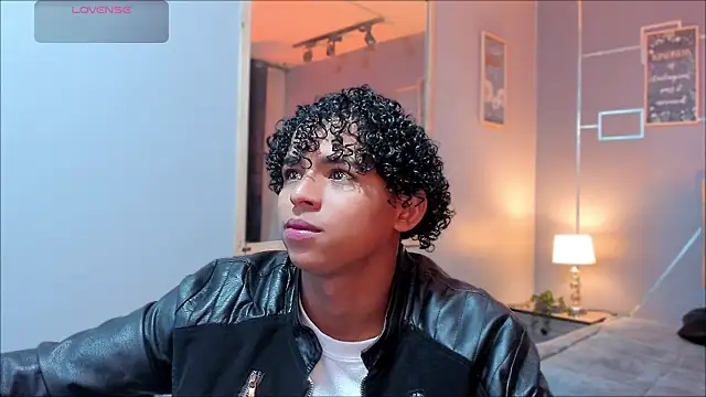 Noah Smith04 online show from December 1, 2025, 1:27 pm