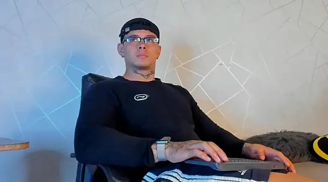 NoahhBrown online show from January 10, 2025, 3:29 am
