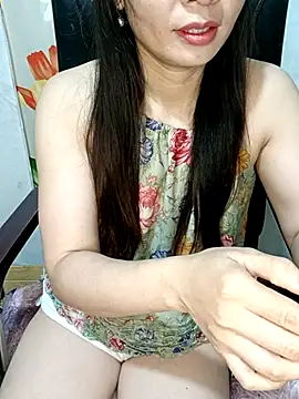 Snapshot of Blythe_69 chatting on October 31, 2025, 10:44 pm Blythe 69 online show from October 31, 2025, 10:44 pm