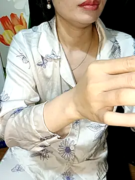 Snapshot of Blythe_69 chatting on November 5, 2025, 12:32 am Blythe 69 online show from November 5, 2025, 12:32 am