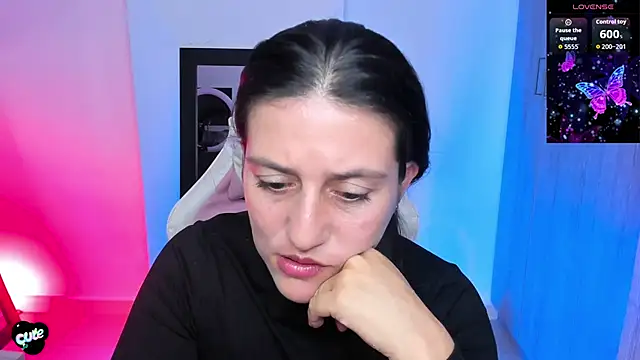 Saskyaa online show from November 27, 2025, 2:41 pm