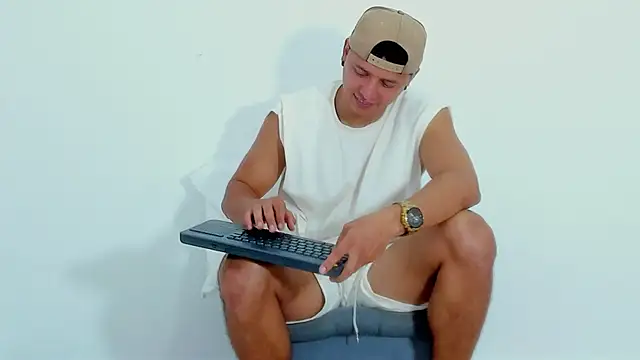 MITCHELL BURNS online show from January 4, 2025, 10:34 pm