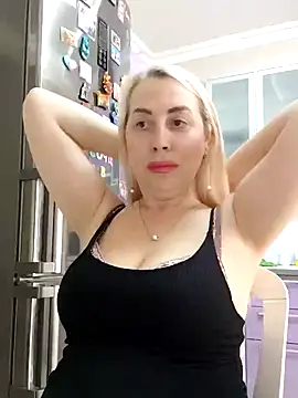 Snapshot of HotJanet chatting on March 16, 2025, 1:06 pm HotJanet online show from March 16, 2025, 1:06 pm