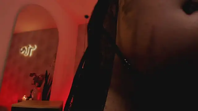 Nicolemorelli2 online show from January 16, 2026, 1:37 pm