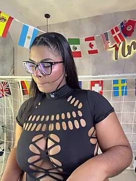 Snapshot of Nicolemorelli2 chatting on July 8, 2026, 4:11 pm Nicolemorelli2 online show from July 8, 2026, 4:11 pm