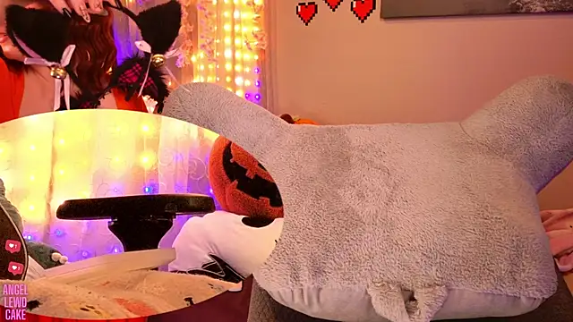 Angel-Lewd-Cake online show from January 11, 2026, 6:24 pm