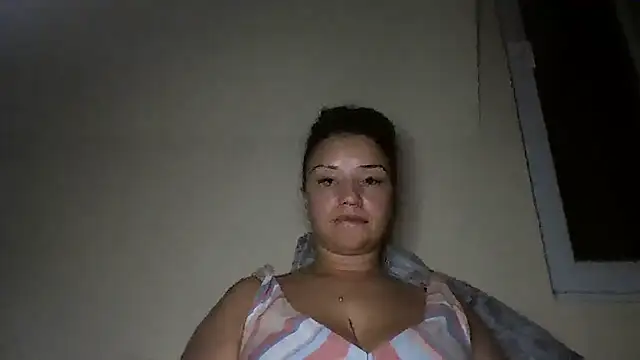 Linusya online show from September 14, 2025, 4:39 pm