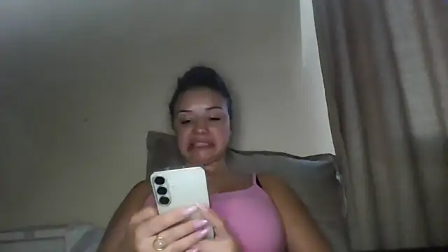 Linusya online show from September 17, 2025, 3:24 pm