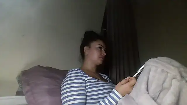 Linusya online show from October 14, 2025, 5:58 pm